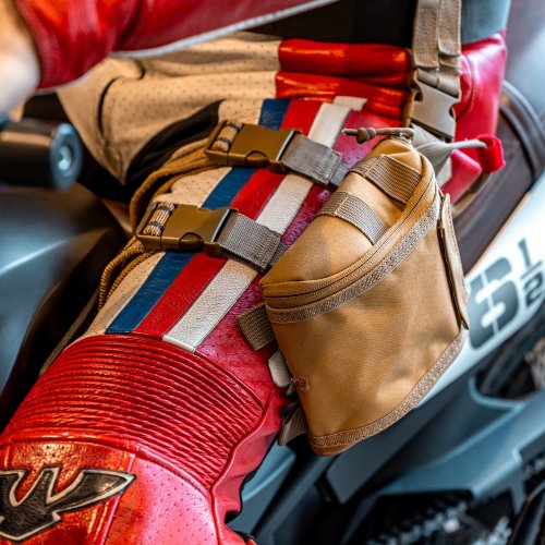 MotoIFAK THIGH - stehenné púzdro na motorku s náplňou