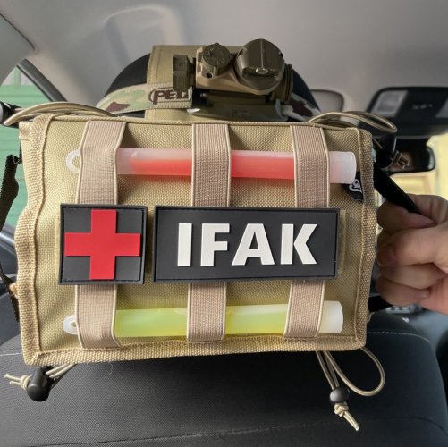 IFAK BEXACAR KIT2 - taktické puzdro do auta s náplňou