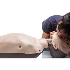 BRAYDEN PRO - próbabábu bluetooth alkalmazással a kiterjesztett CPR monitorozáshoz